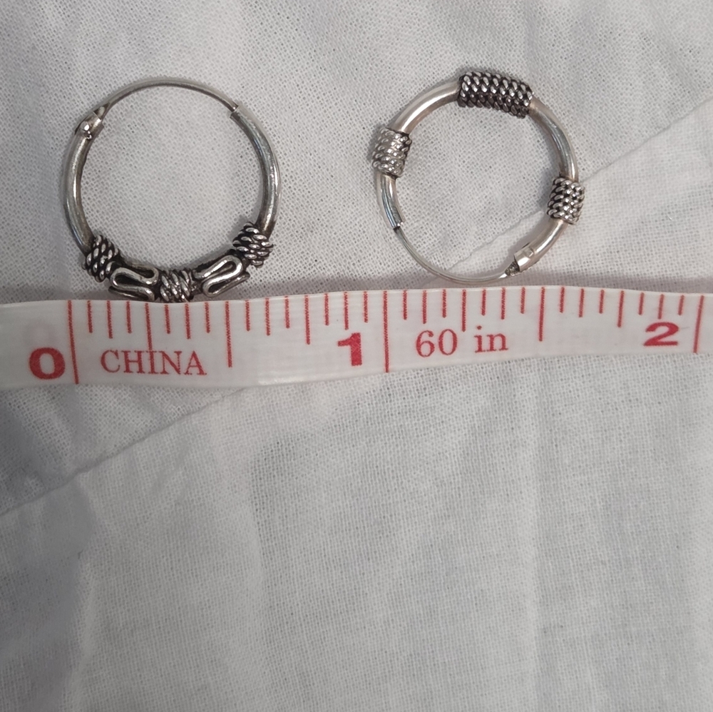 Lot Of Vintage 90s Silver Bali Hoop Earrings - Picture 5 of 5